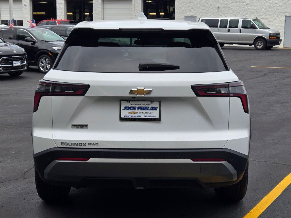 2025 Chevrolet Equinox LT - Photo 11