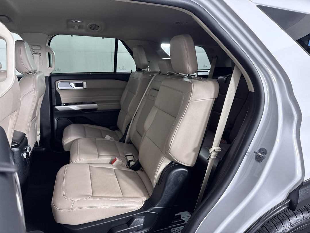 Used 2023 White Ford Limited image 22