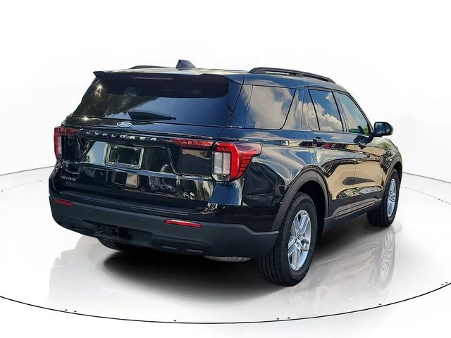 New 2027 Black Metallic Ford Active image 5