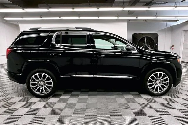 Used 2023 Ebony Twilight Metallic GMC Denali image 15