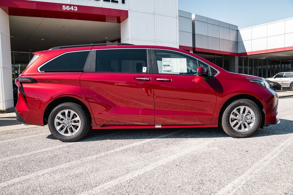 New 2026 Ruby Flare Pearl Toyota XLE image 9