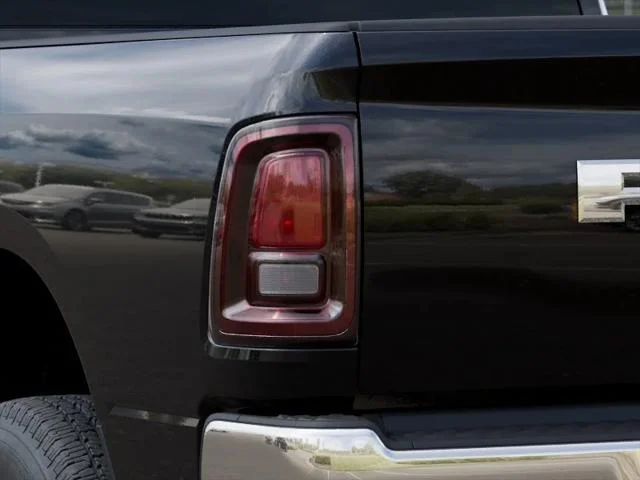 New 2026 Diamond Black Crystal Pearl-Coat Exterior Paint RAM TRADESMAN image 62