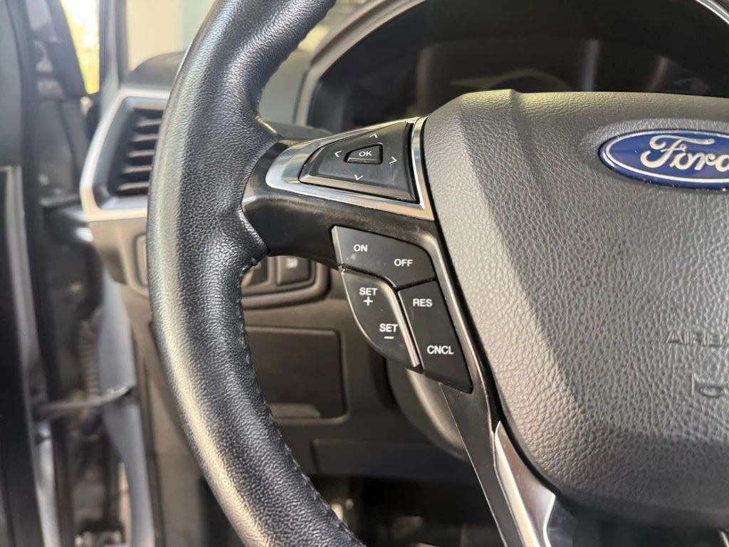 Used 2024 Silver Ford SEL image 24