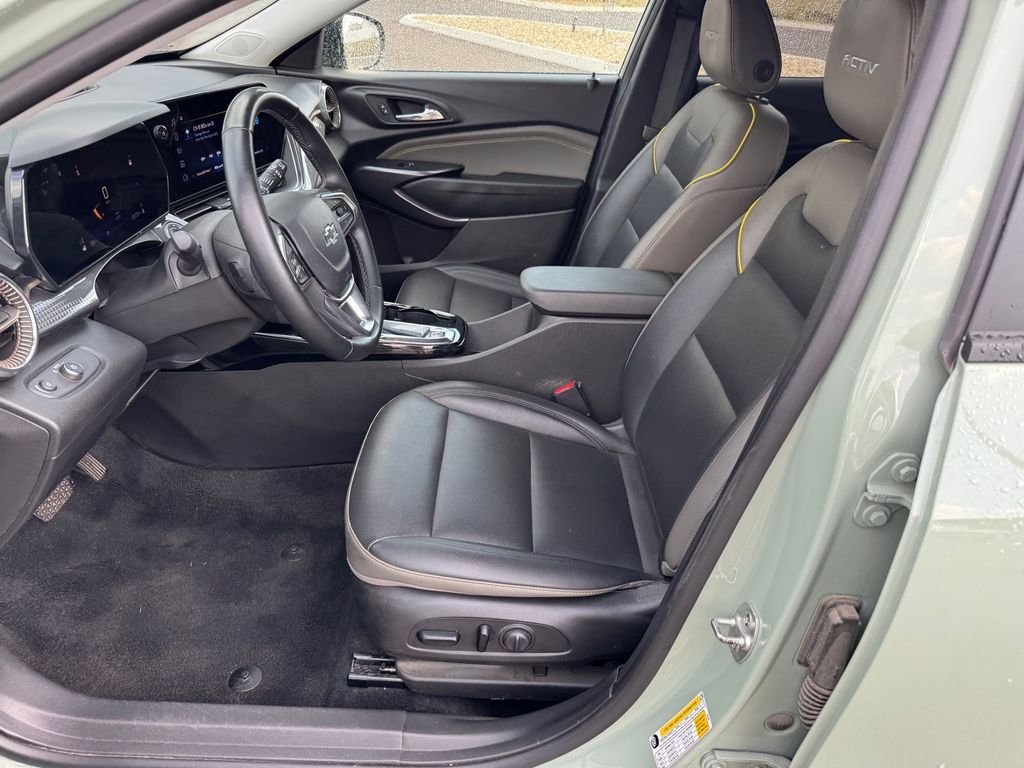 Used 2025 Green Chevrolet ACTIV image 7
