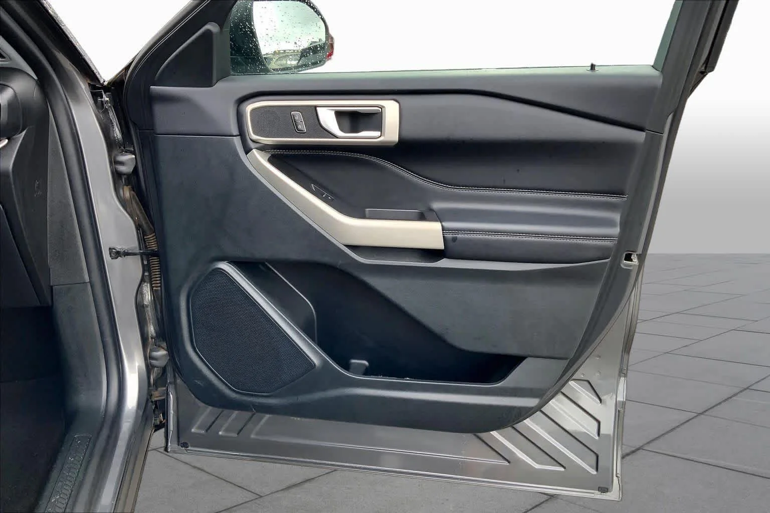 Used 2023 Carbonized Gray Metallic Ford XLT image 22