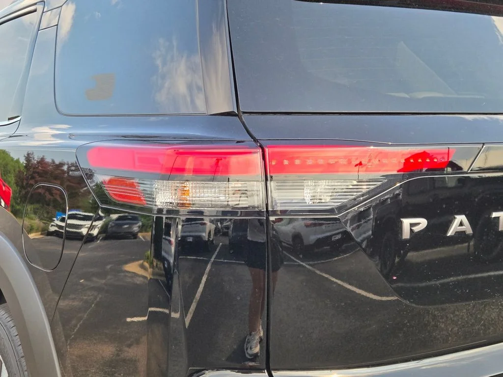 2026 Nissan Pathfinder SL - Photo 9