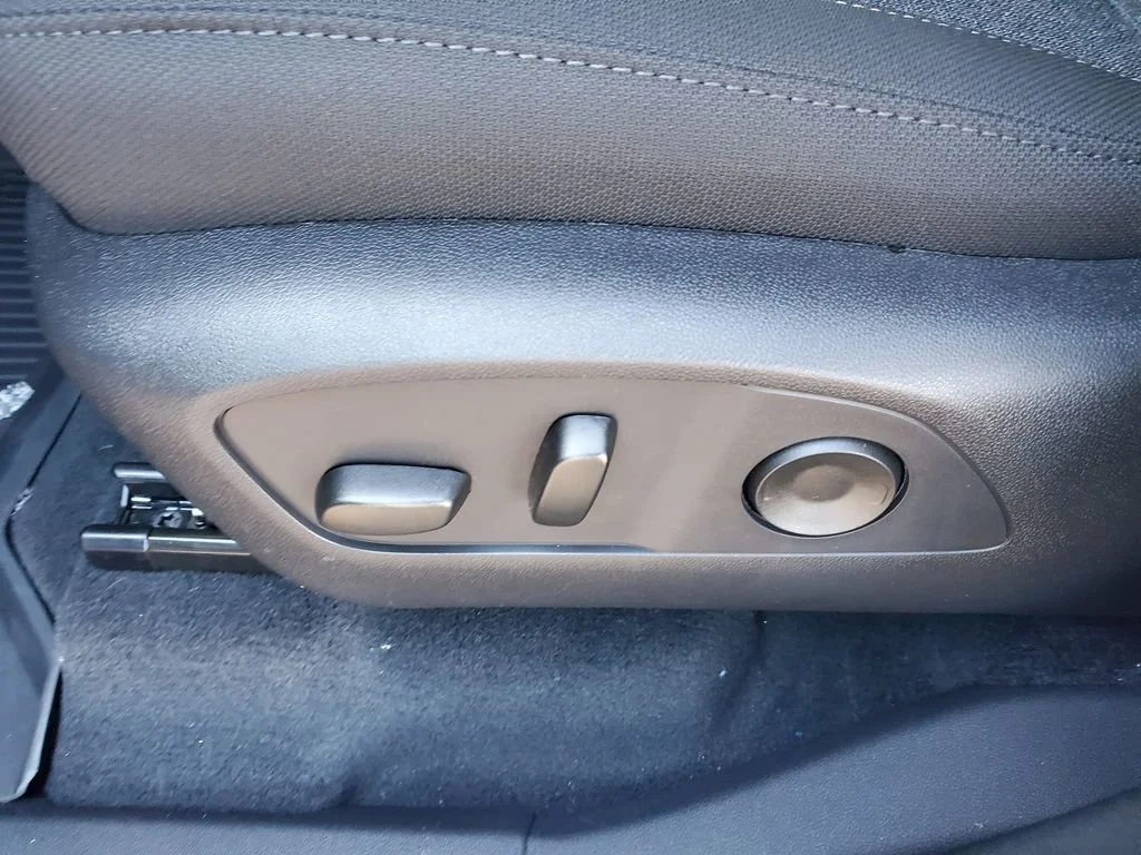 2026 GMC Acadia Elevation - Photo 7