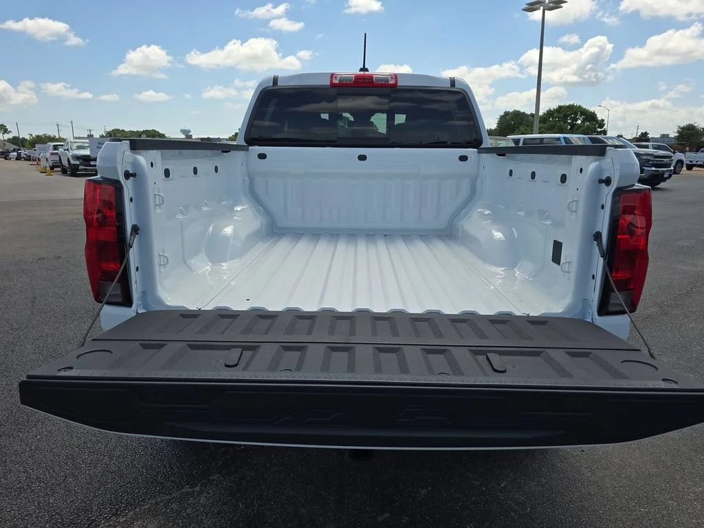 New 2026 Summit White Chevrolet Trail Boss image 31