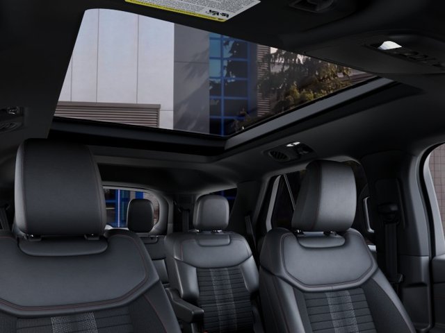 New 2027 Star White Metallic Tri-Coat Ford ST-Line image 22
