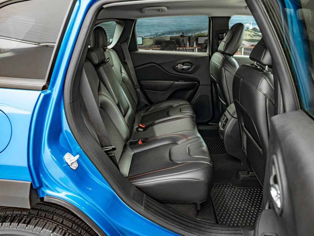 Used 2020 Hydro Blue Pearlcoat Jeep Trailhawk image 35