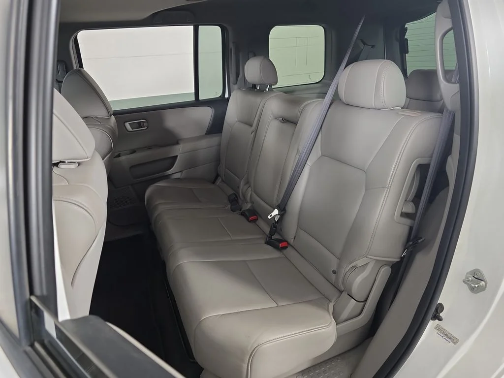 Used 2011  Honda EX-L image 18