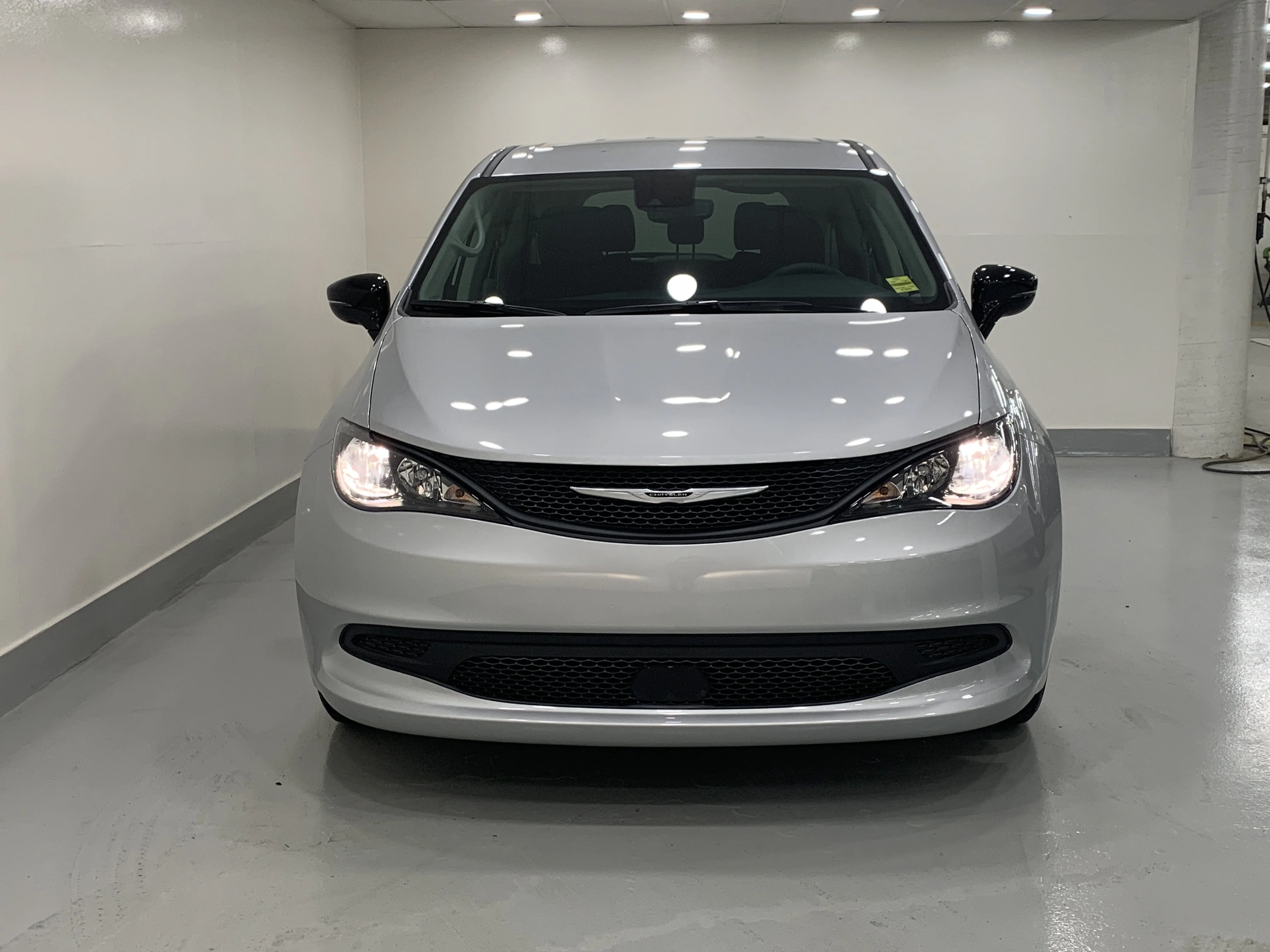 New 2024 Silver Mist Chrysler SXT image 3