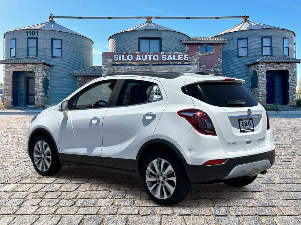 Used 2017 White Buick Preferred II image 3