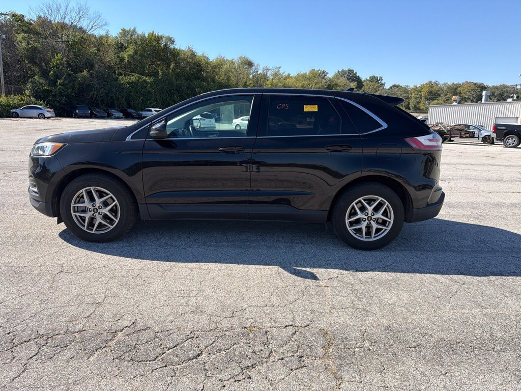 Used 2024 Black Metallic Ford SEL image 8