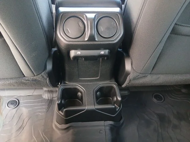 Used 2023 Green Jeep Sport image 12
