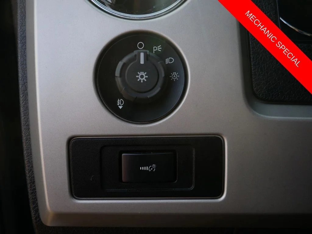 Used 2011 White Ford Lariat image 17