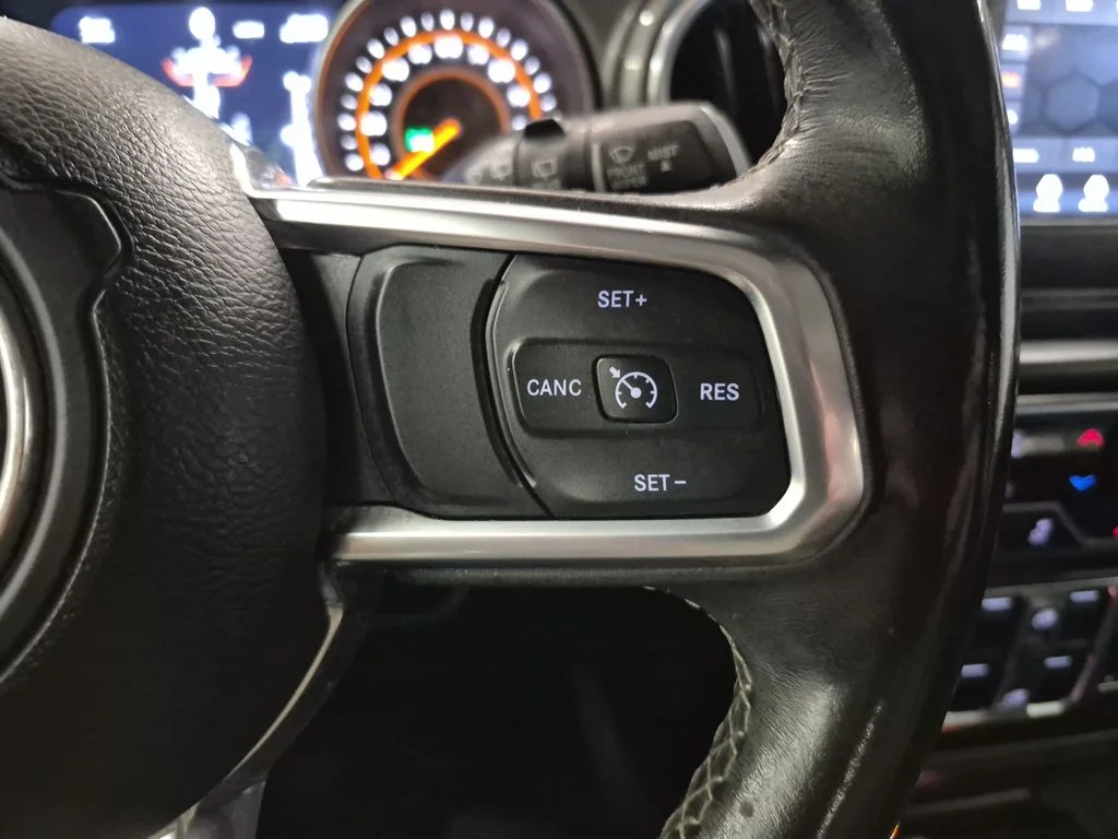 Used 2019 Bright White Clearcoat Jeep Unlimited Sahara image 26