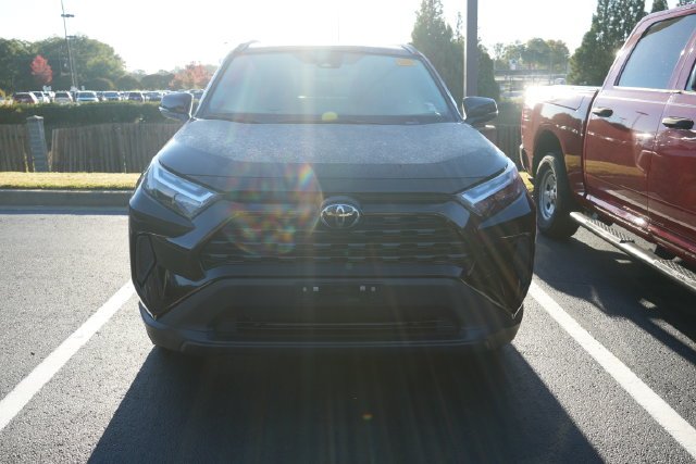 Used 2024  Toyota XLE image 5