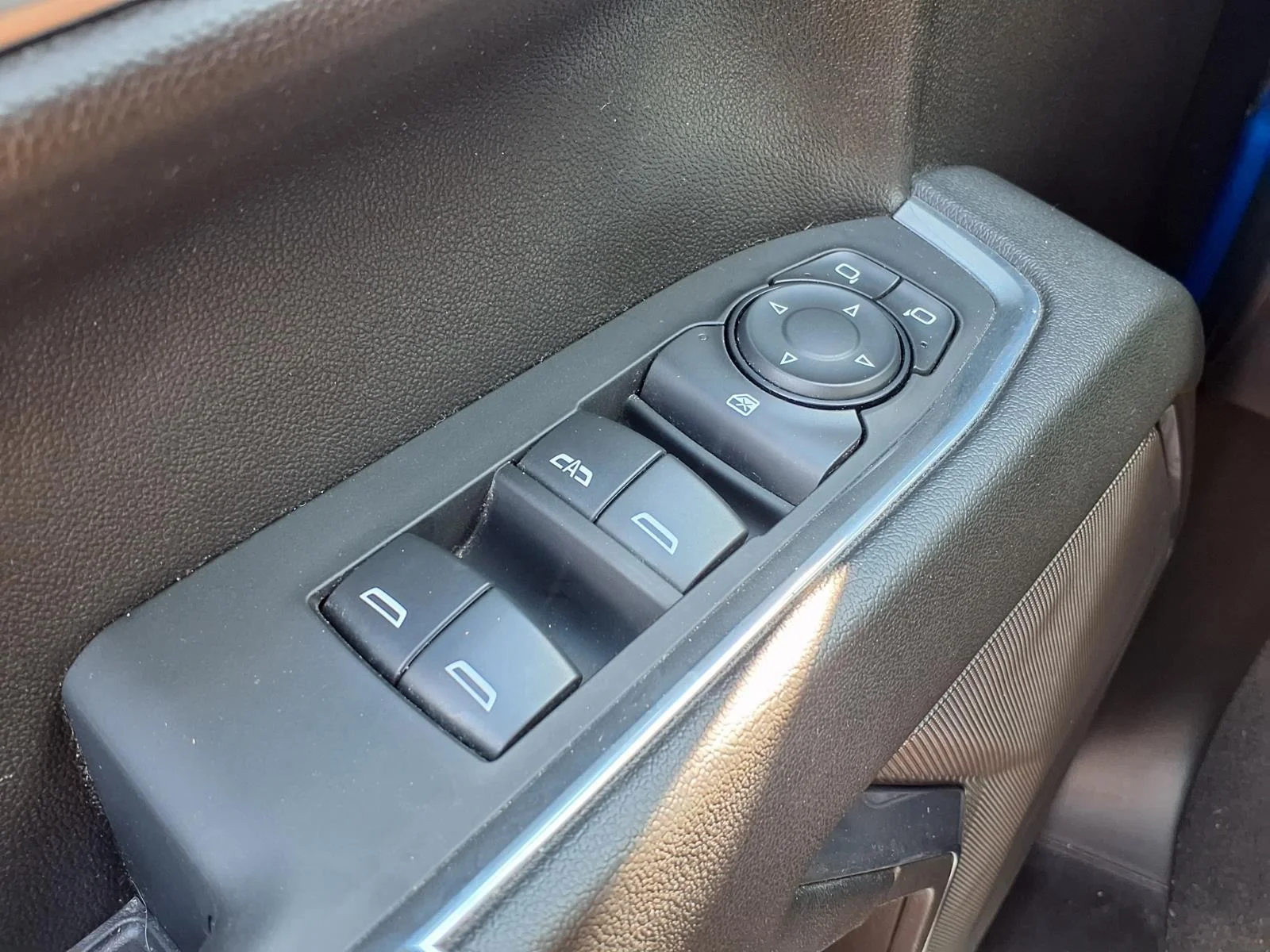Used 2023 Glacier Blue Metallic Chevrolet LT image 19