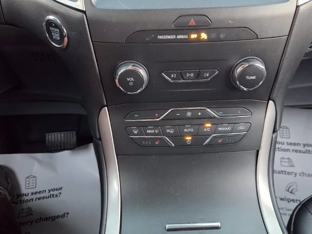 Used 2019 Silver Ford SEL image 21