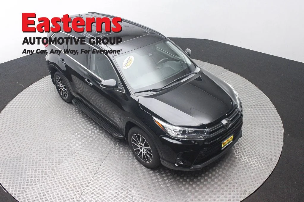 Used 2018 Black Toyota SE image 3