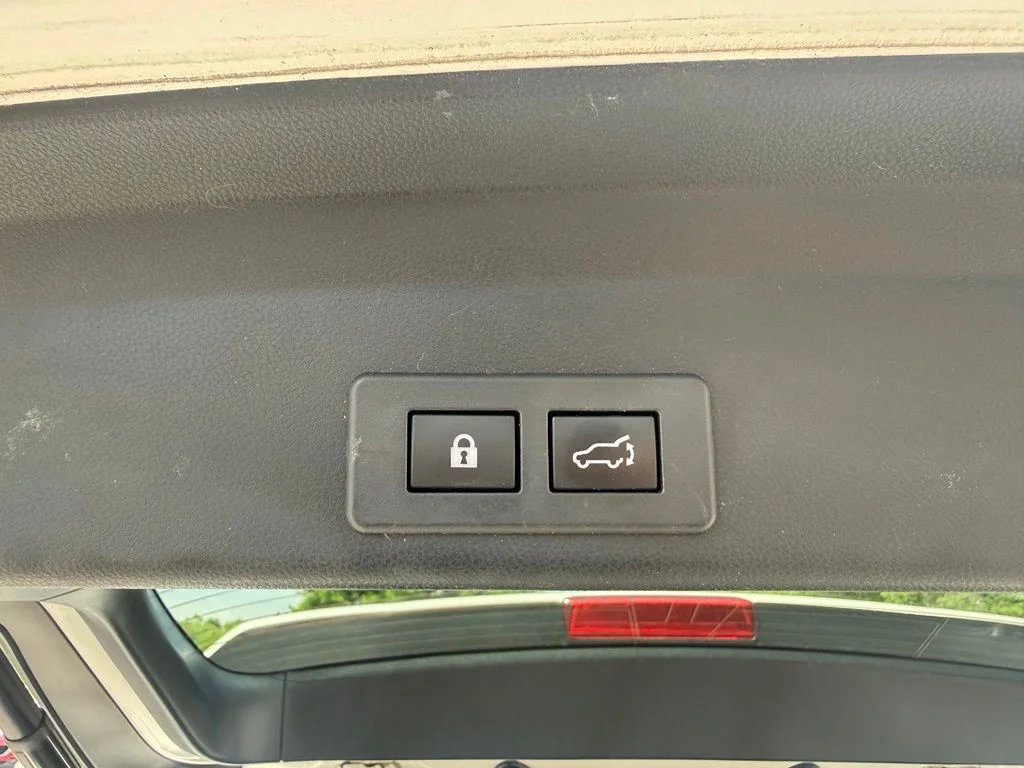 Used 2020 White Subaru Premium image 26