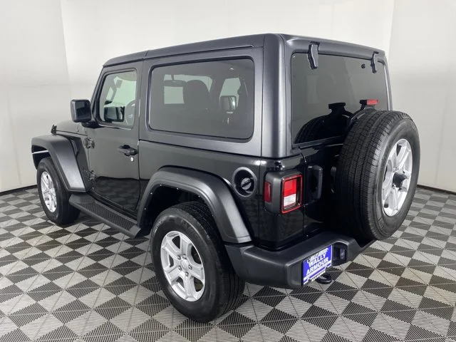Used 2022 Black Jeep Sport S image 8