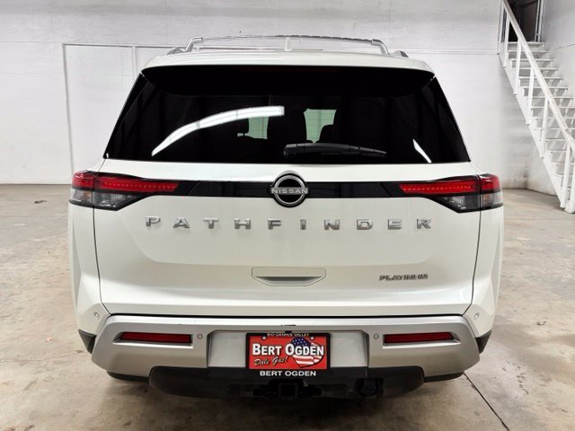 Used 2023 White Nissan Platinum image 6