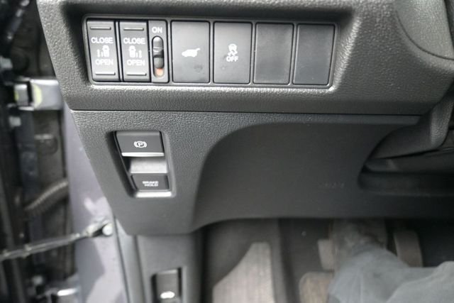 Certified Used 2025 Modern Steel Metallic Honda EX-L image 12