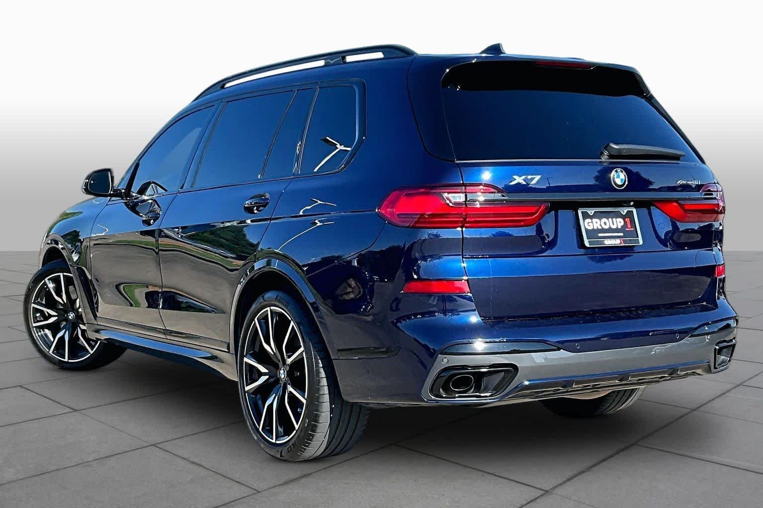 Used 2022 Tanzanite Blue II Metallic BMW xDrive40i image 12
