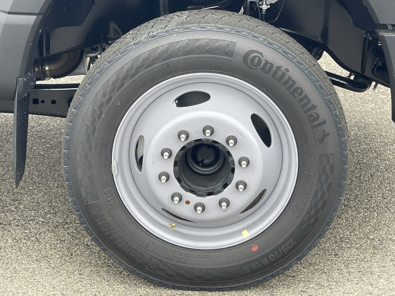 2025 Ford F-450 Super Duty Chassis Cab XL - Photo 10