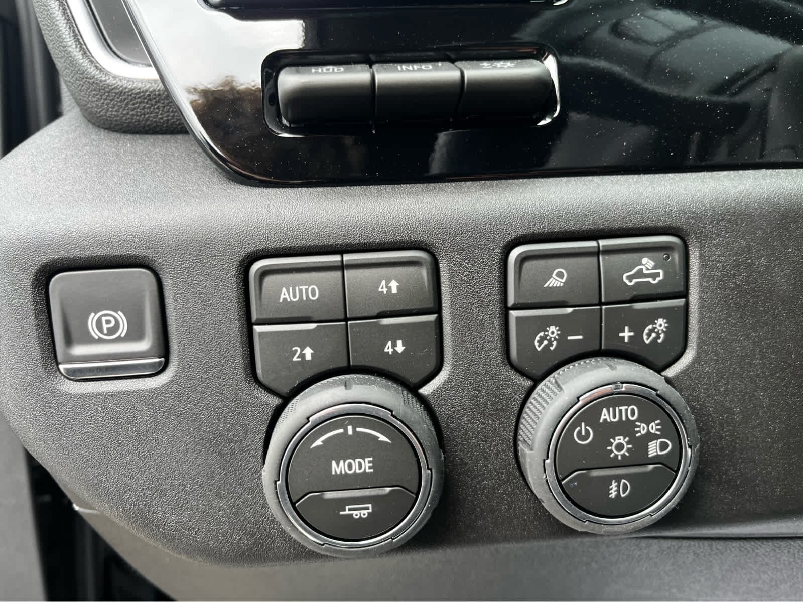 2026 Chevrolet Silverado 3500 HD LTZ - Photo 30