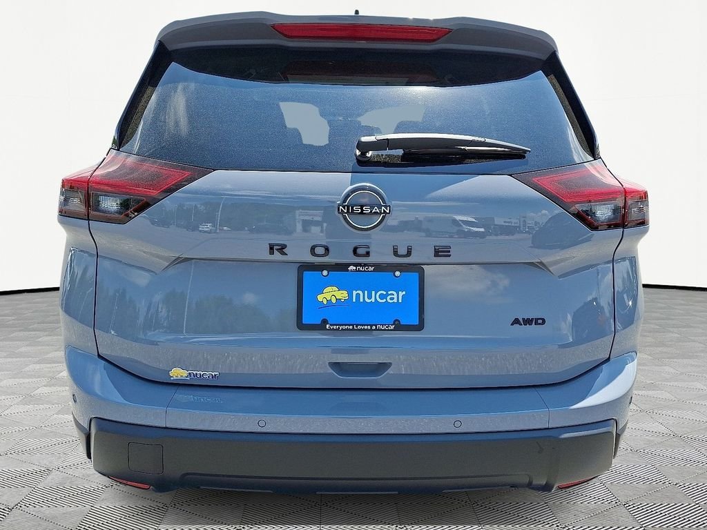 Used 2026 Gray Nissan  image 6