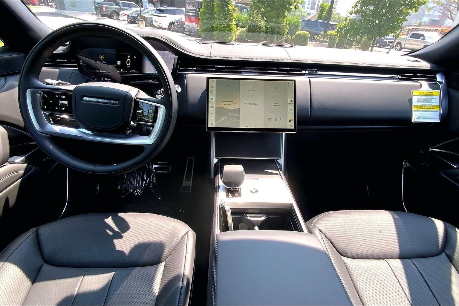 New 2026 Fuji White Land Rover SE 7 Seats image 5