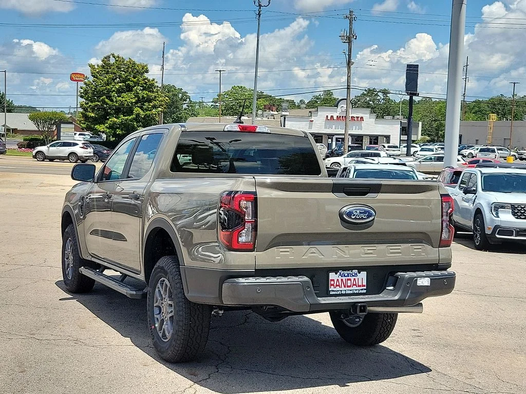 New 2026 Marsh Gray Ford XLT image 4