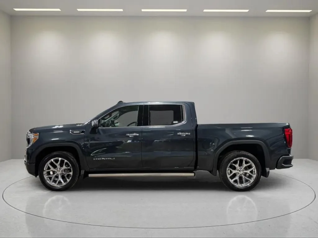 Used 2021 Green GMC Denali image 8