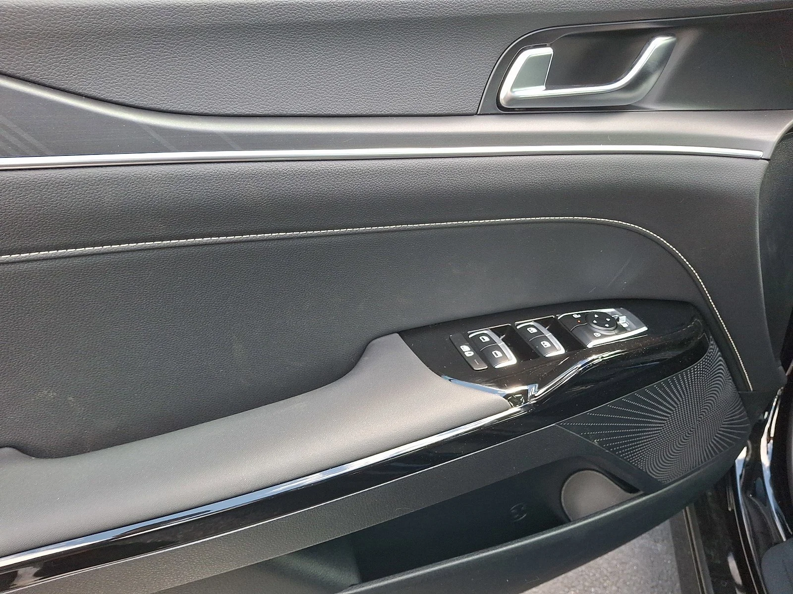 New 2026 Aurora Black Pearl Kia GT-Line AWD image 6