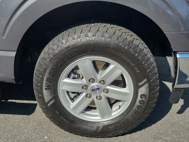 Certified Used 2023 Gray Metallic Ford XLT image 5