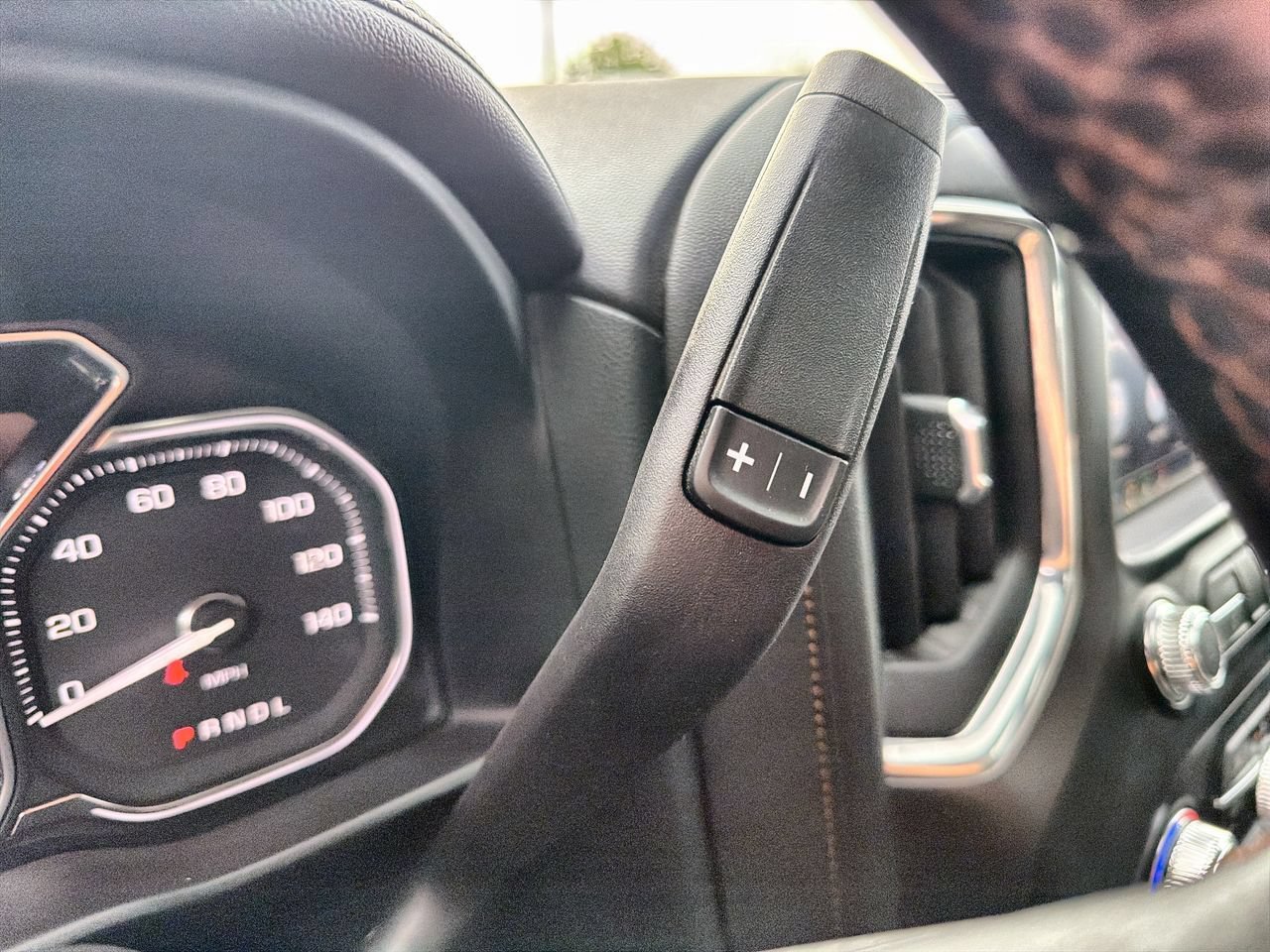 Used 2022 Summit White GMC AT4 image 14