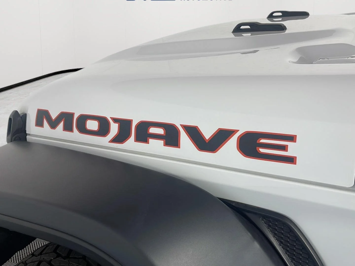Used 2022 Bright White Clearcoat Jeep Mojave image 32