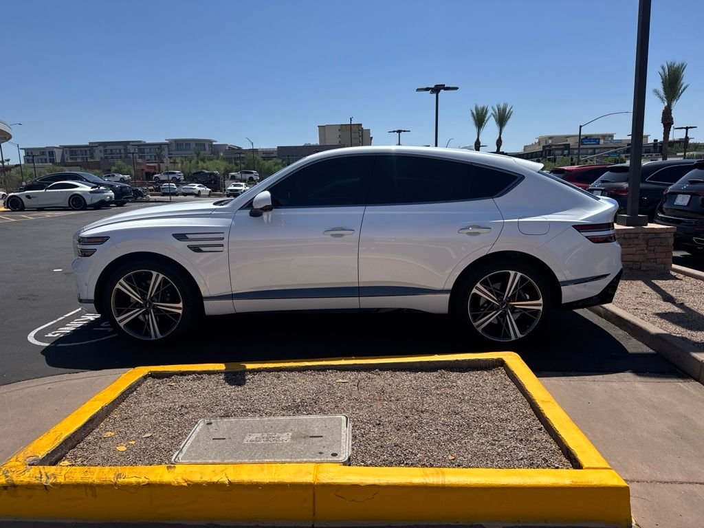 Used 2025 White Genesis 3.5T e-SC image 5