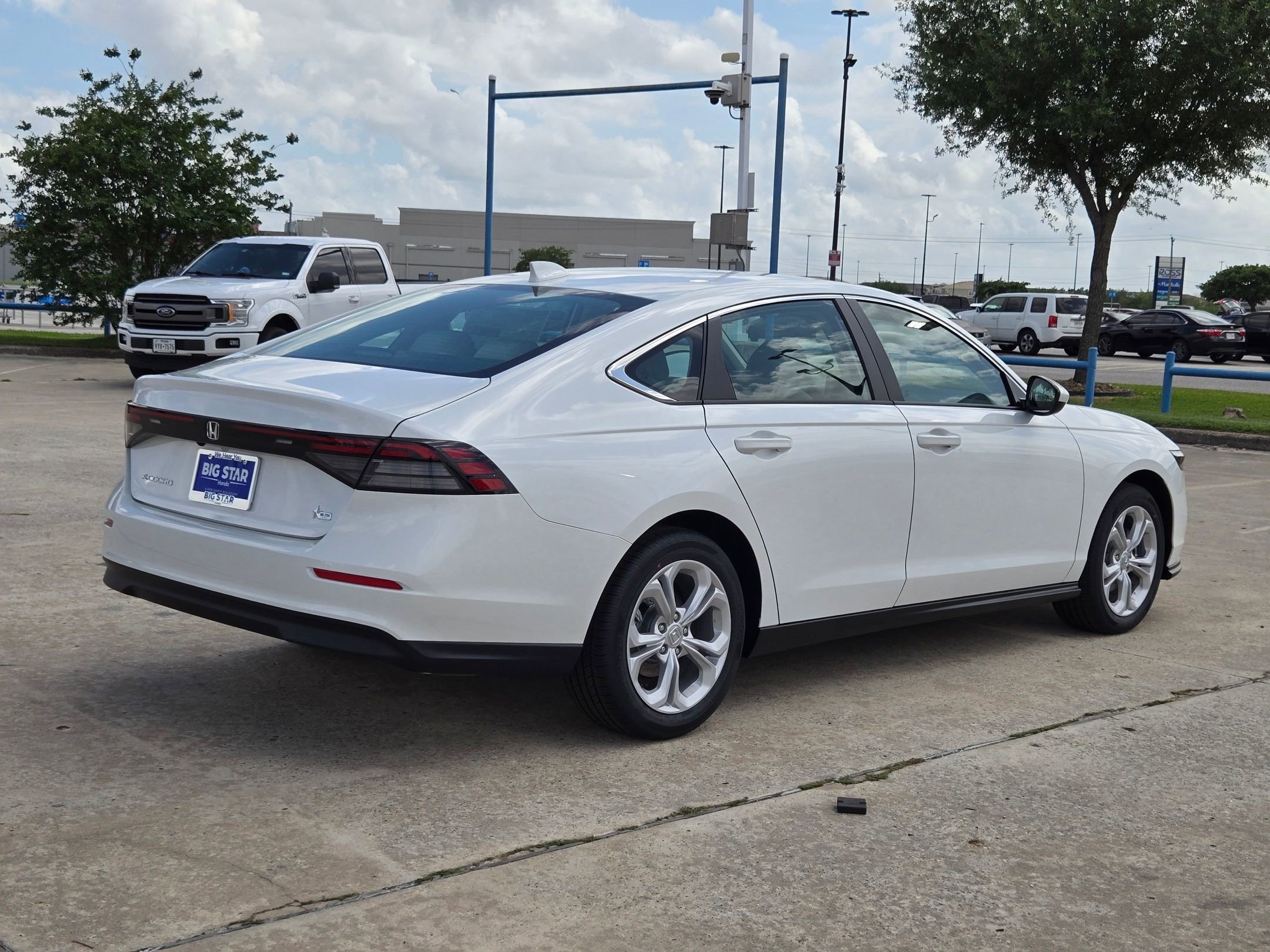 New 2026 Platinum White Pearl Honda LX image 4