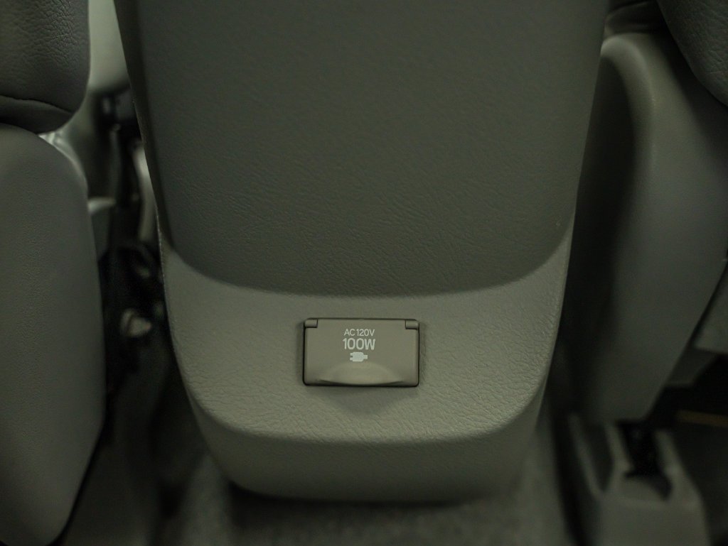 Used 2011 Pacific Blue Metallic Toyota Limited image 40