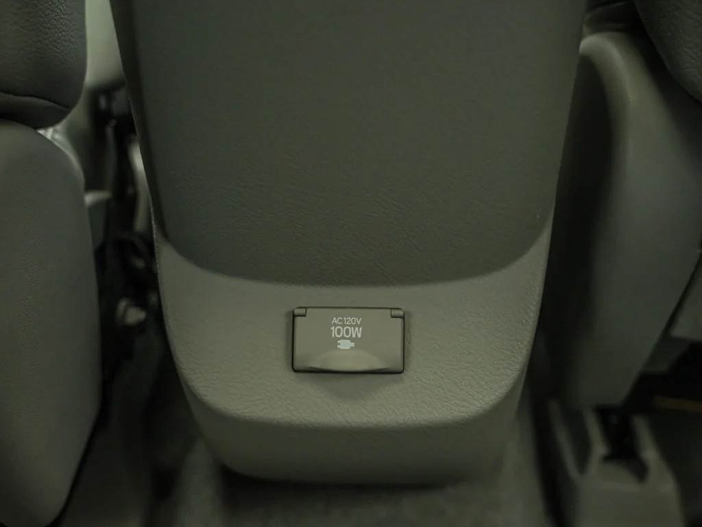 Used 2011 Pacific Blue Metallic Toyota Limited image 40