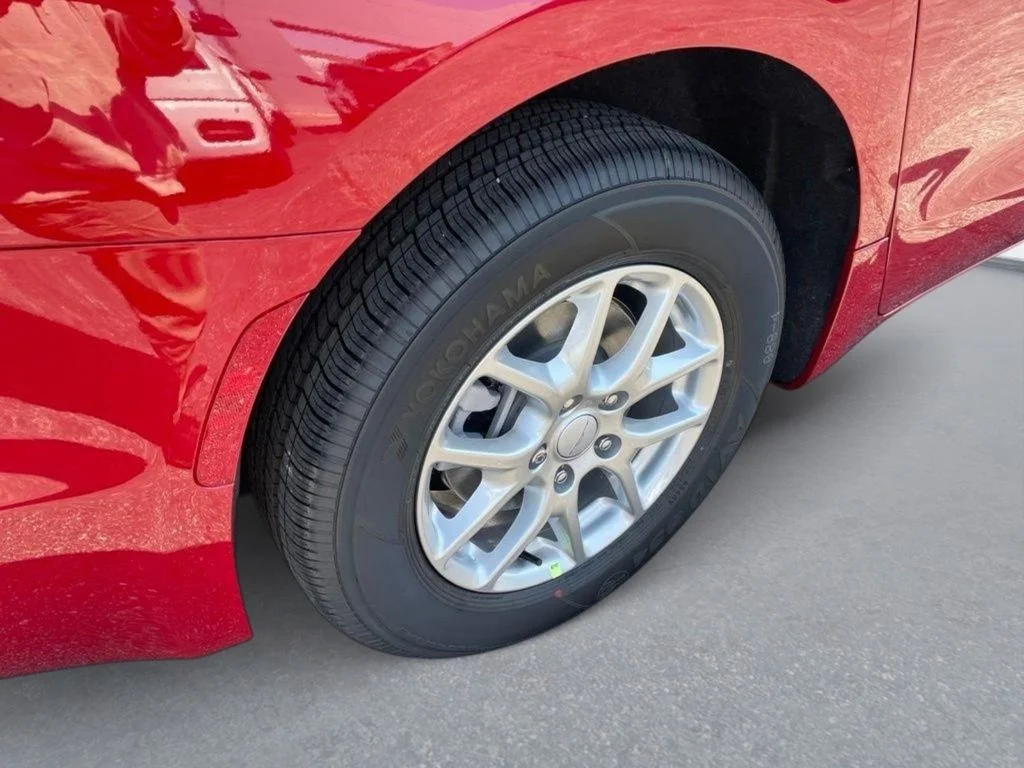 New 2027 Red Hot Pearl-Coat Exterior Paint Chrysler Select image 11