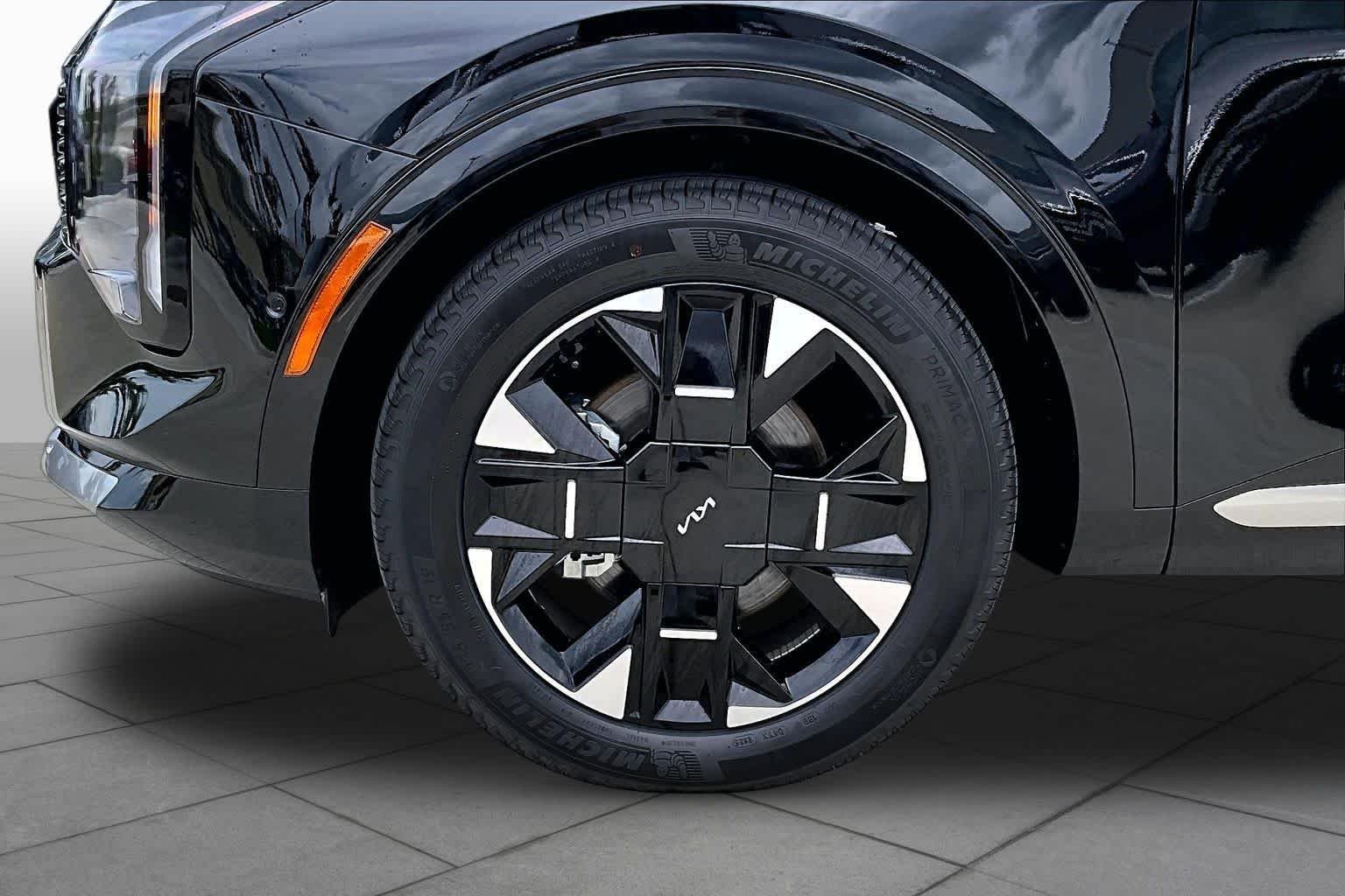 Used 2026 Ebony Black Kia SX-Prestige image 10