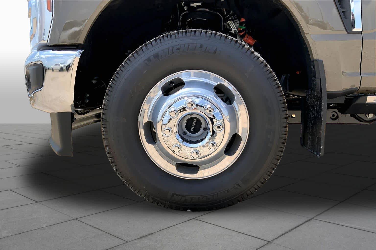 New 2026 Marsh Gray Ford F-350® King Ranch® image 8