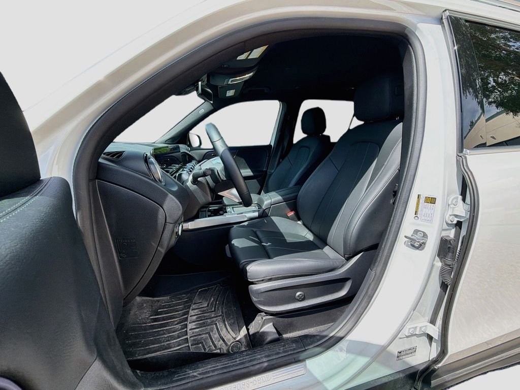 Used 2024 White Mercedes-Benz GLB 250 image 5