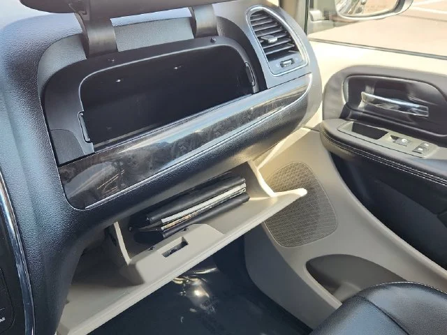 Used 2013 Black Chrysler Touring image 47
