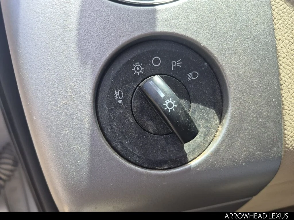 Used 2011 White Ford XLT image 20